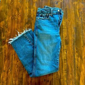 Good American cropped, high rise, straight leg jeans!